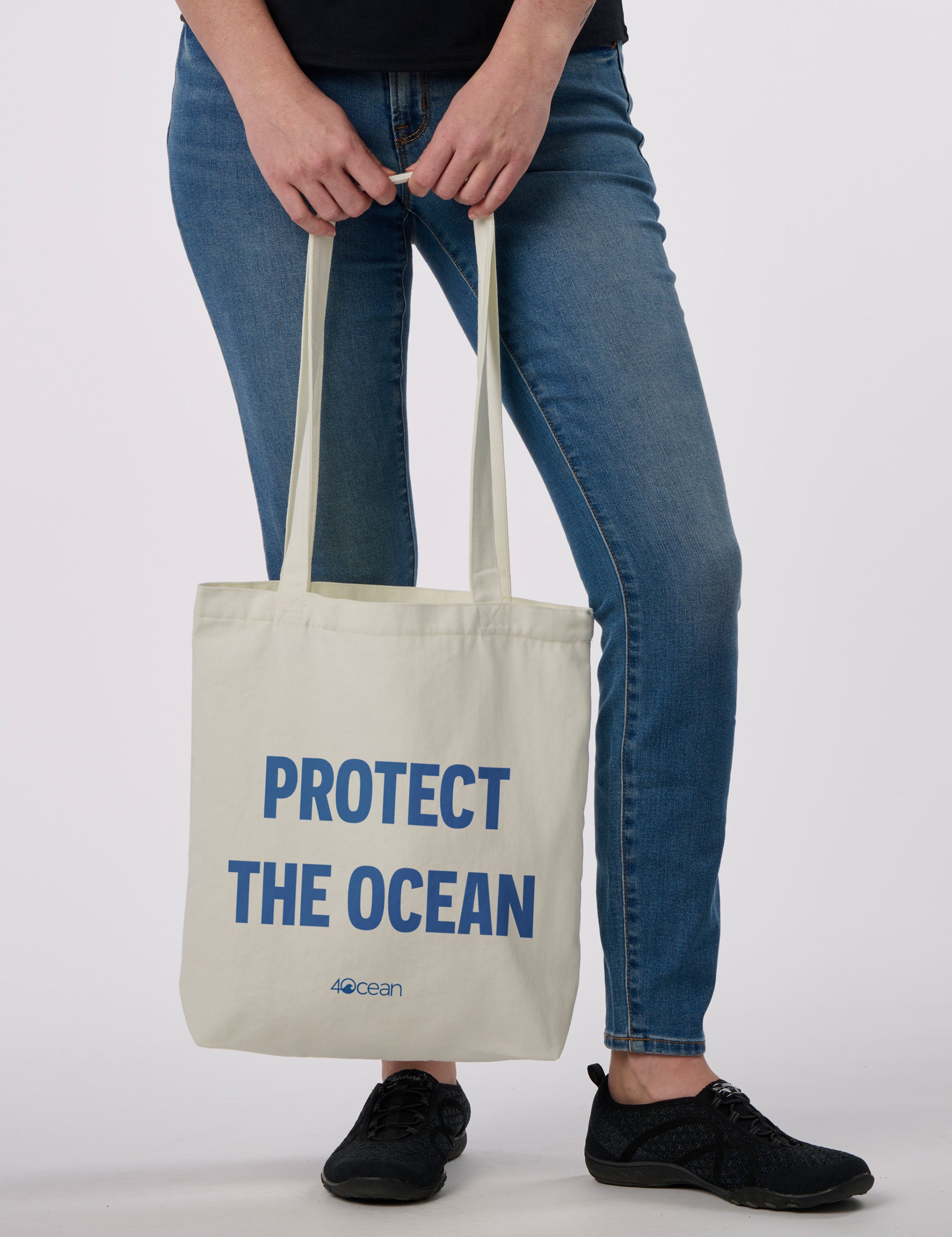 4ocean_RC9501_protecttheocean_onbody_front.jpg