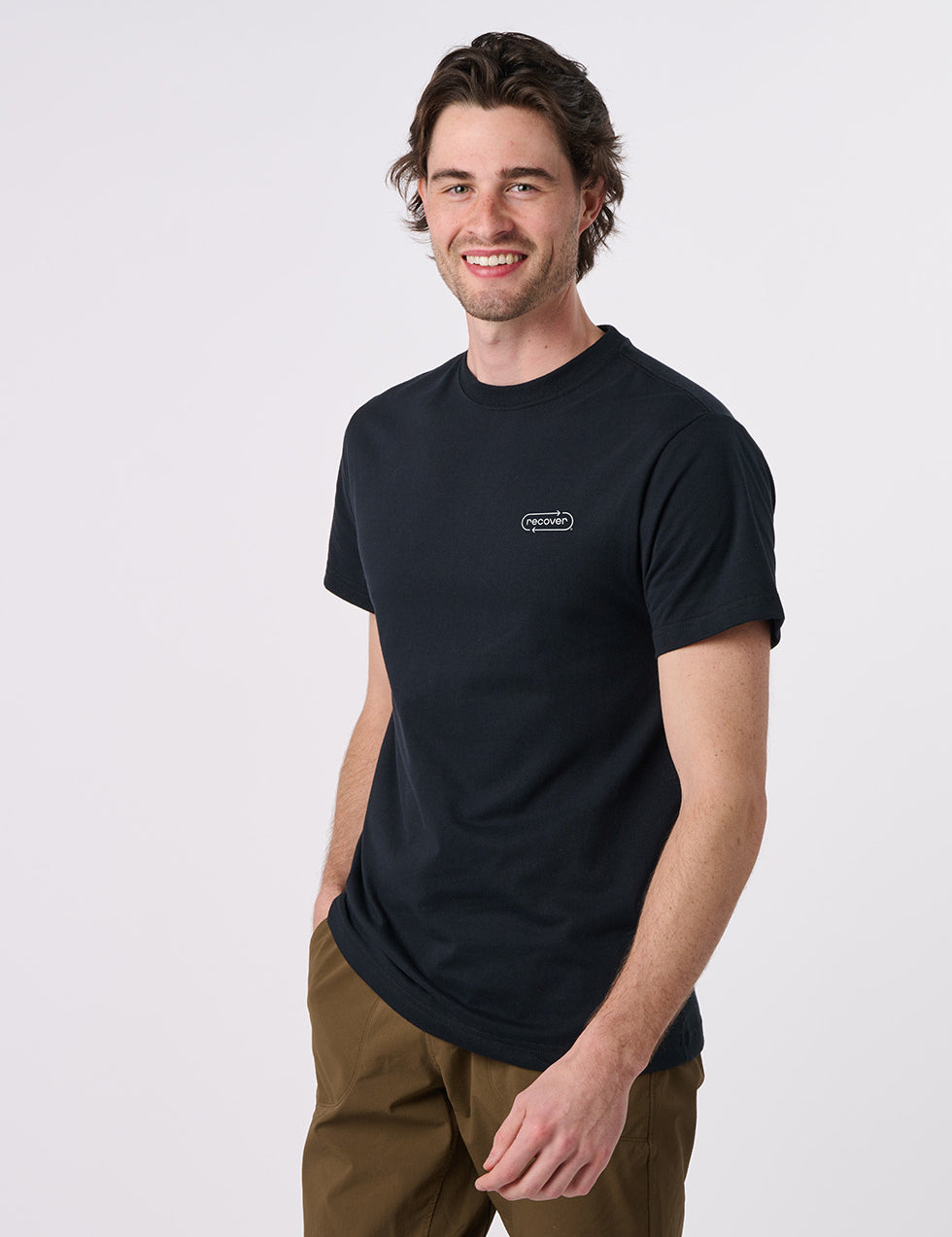 EC100_Black_Front_RecoverGlobe_OnBodyM.jpg