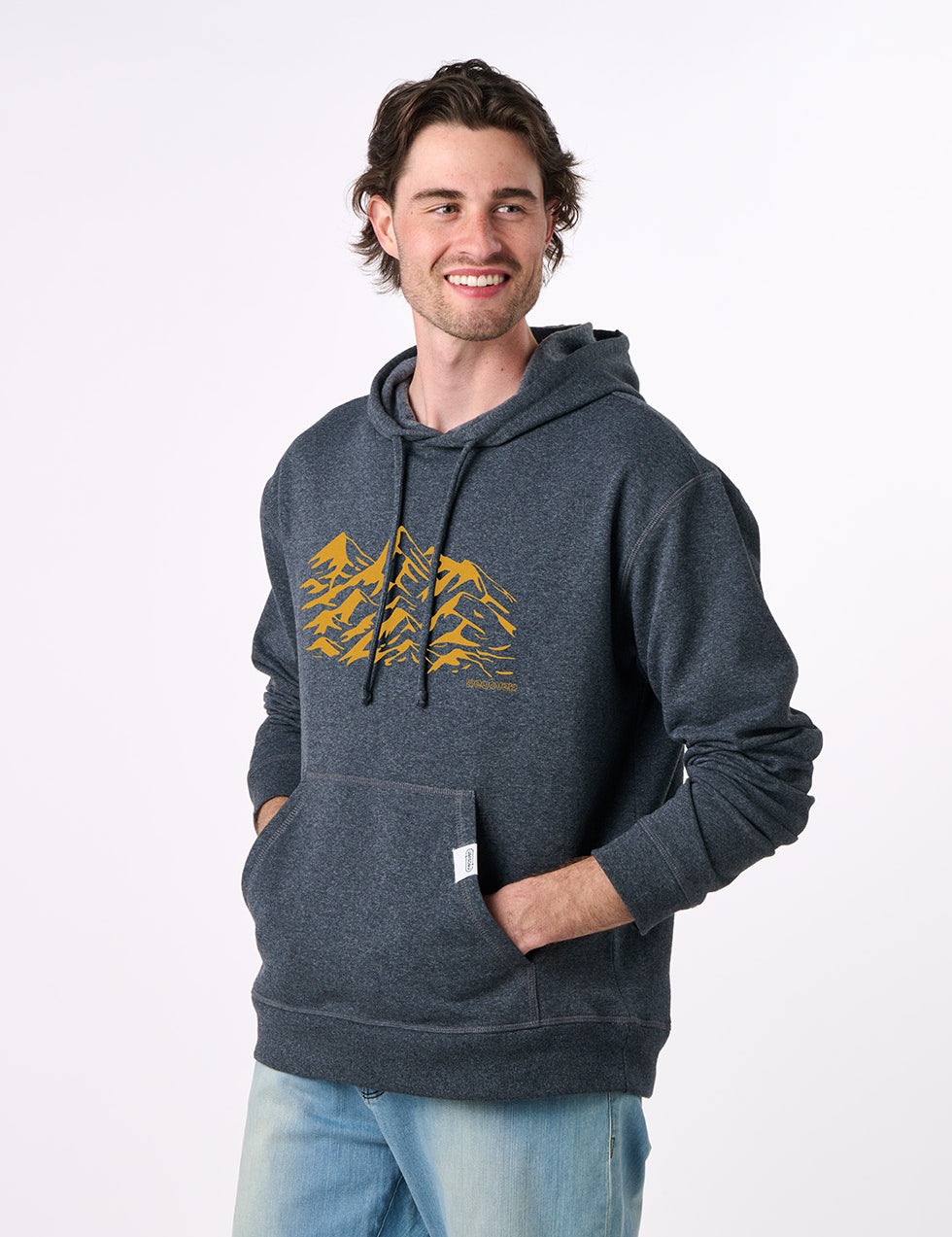 RC1093_Charcoal_Front_MountainRange_OnBodyM.jpg
