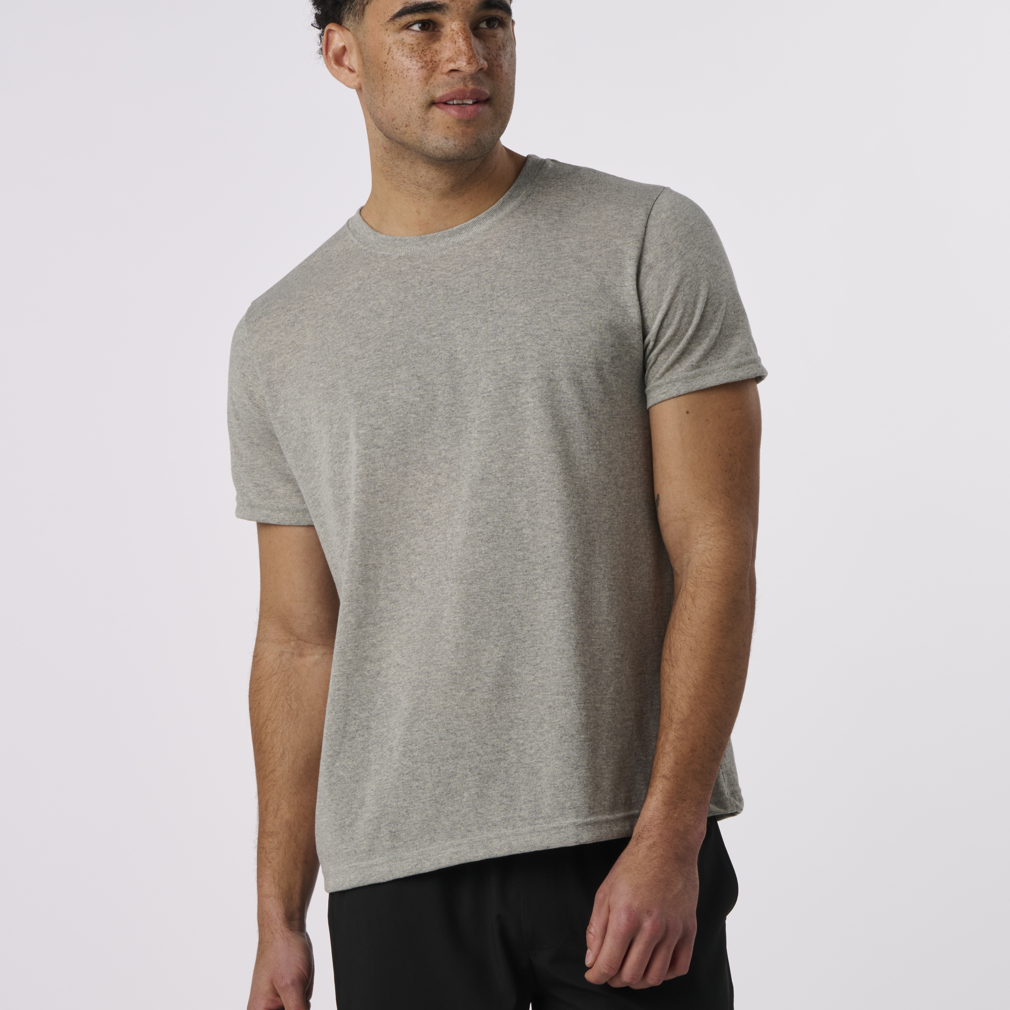 RECOVER_RS100_CLASSICSHORTSLEEVETSHIRT_ALUMINUM_FRONT.png