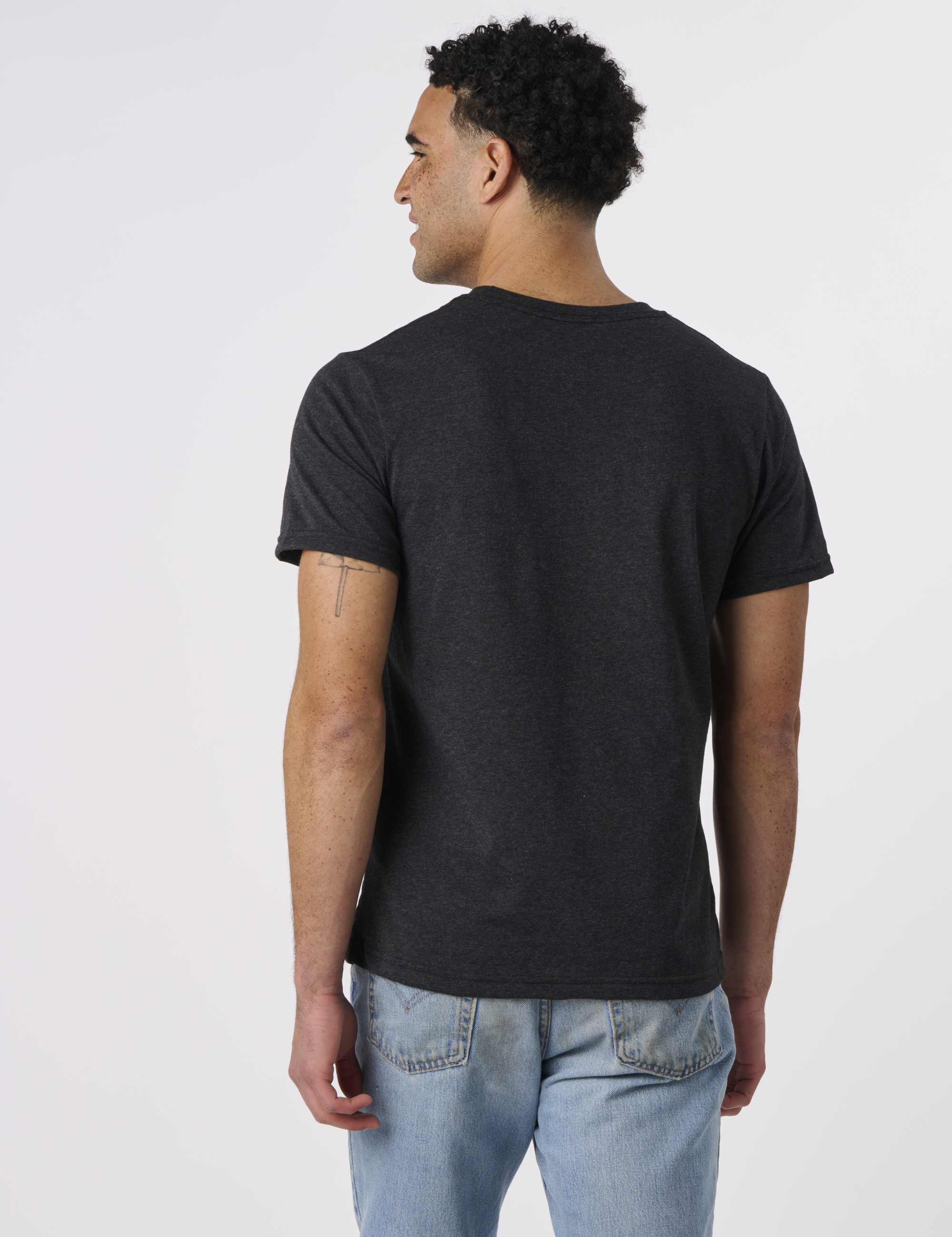 RECOVER_RS100_CLASSICSHORTSLEEVETSHIRT_CARBON_BACK.png