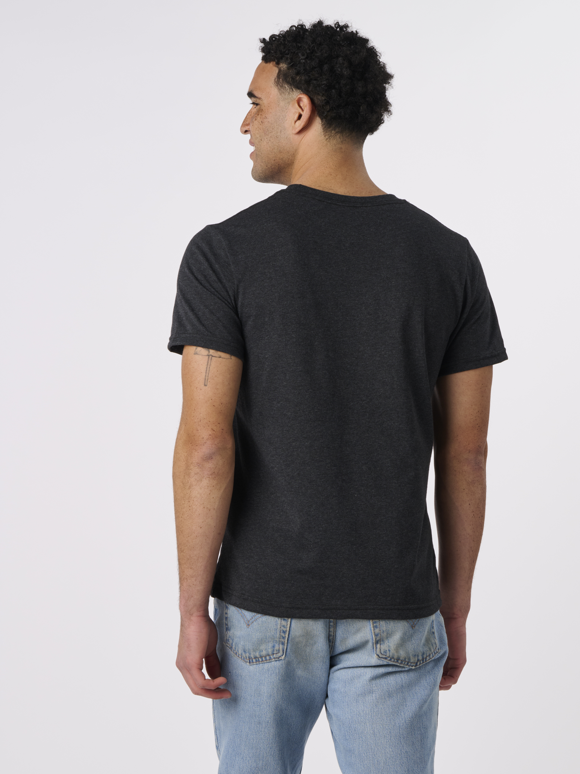 RECOVER_RS100_CLASSICSHORTSLEEVETSHIRT_CARBON_BACK.png