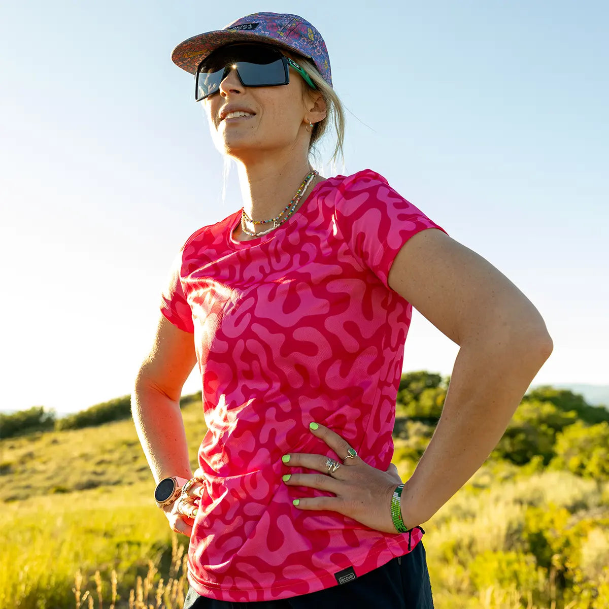 SE2000_-_Recover_Go_Women_s_Tee_Pink.webp